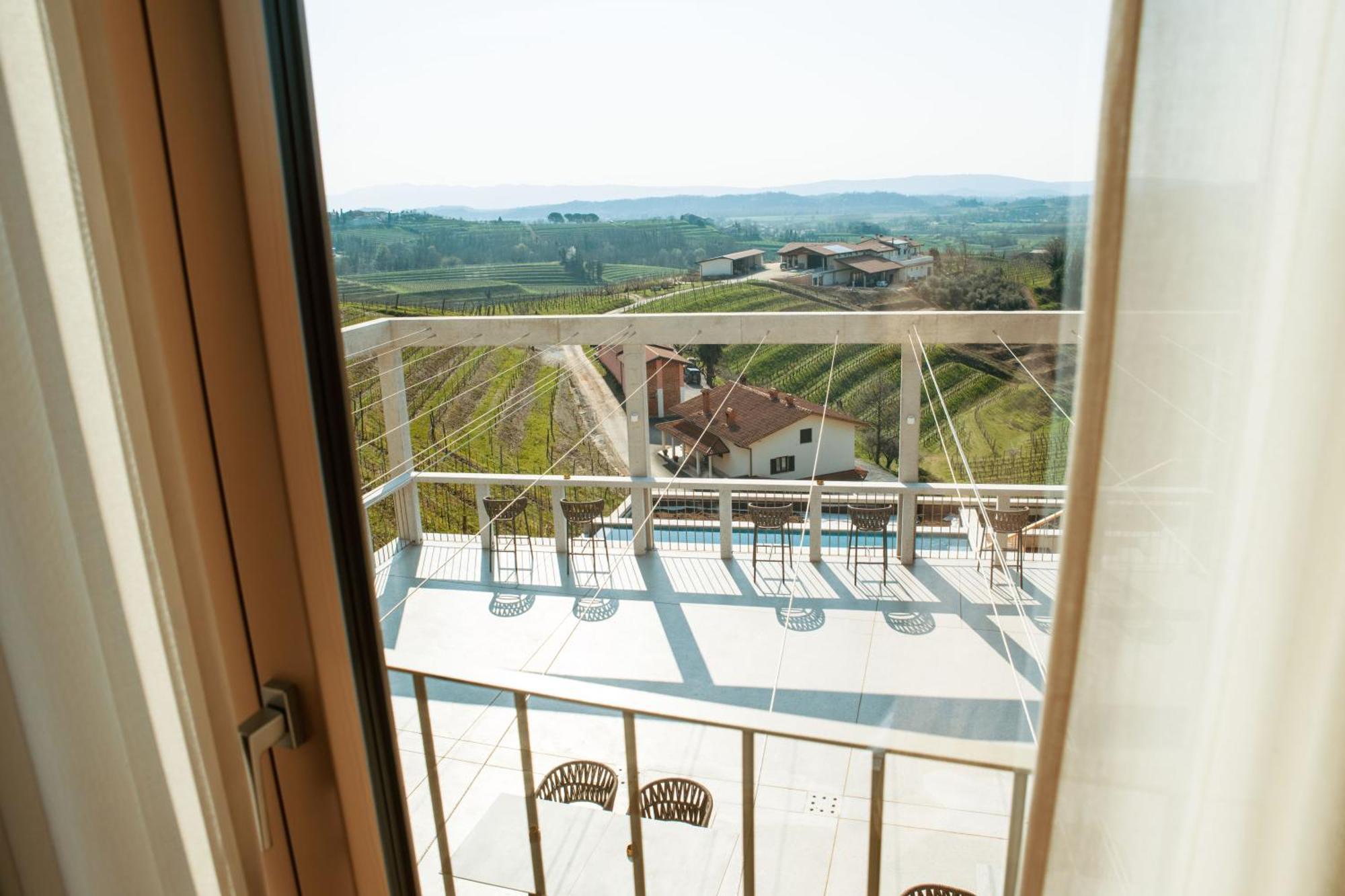 Posestvo Scurek Wine Bed & Breakfast Dobrovo Eksteriør bilde